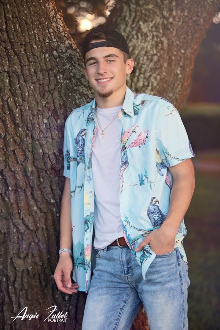 ян✝︎ tweet media