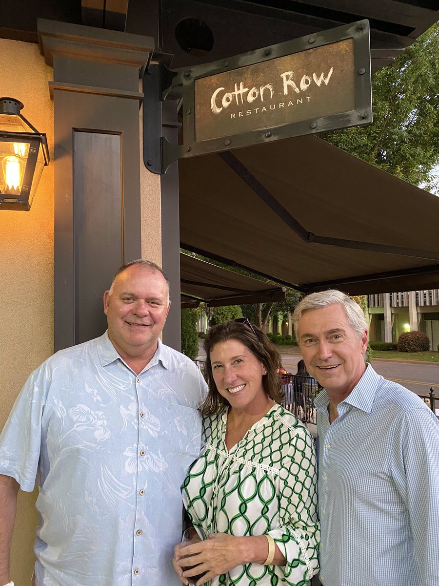 oneandonlyphoob's tweet photo. Define high end? #ExJournalists https://t.co/dZkobJ4i0f