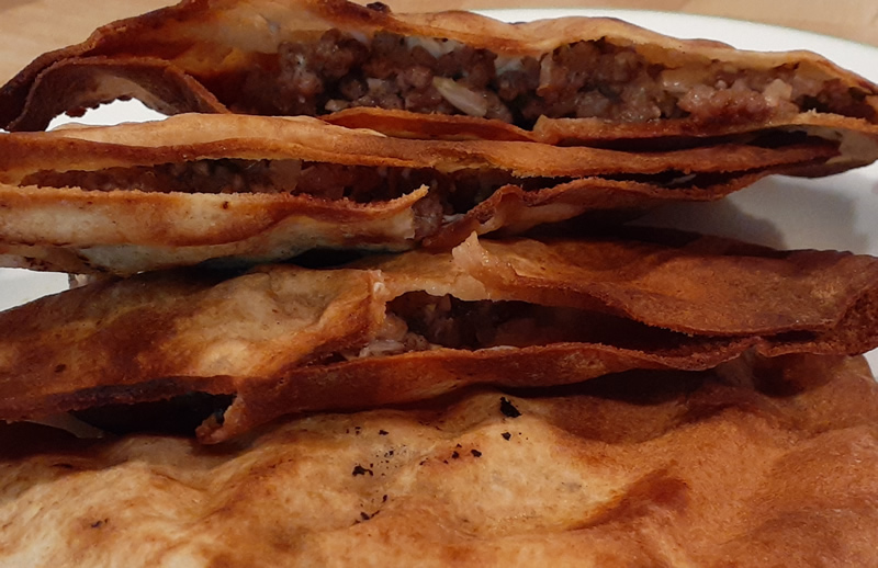 OhYouCook's tweet image. Fire up the #grill!  Spiced ground beef #bbq in a pita, drizzled with tahini sauce. bit.ly/3feA7r7 #kosherrecipes