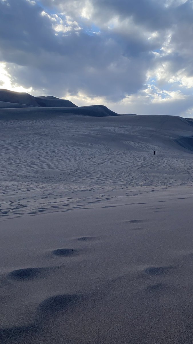 malachilauree's tweet photo. My current view. #greatsanddunes #thegreatsanddunes https://t.co/N2lxSpoBL7