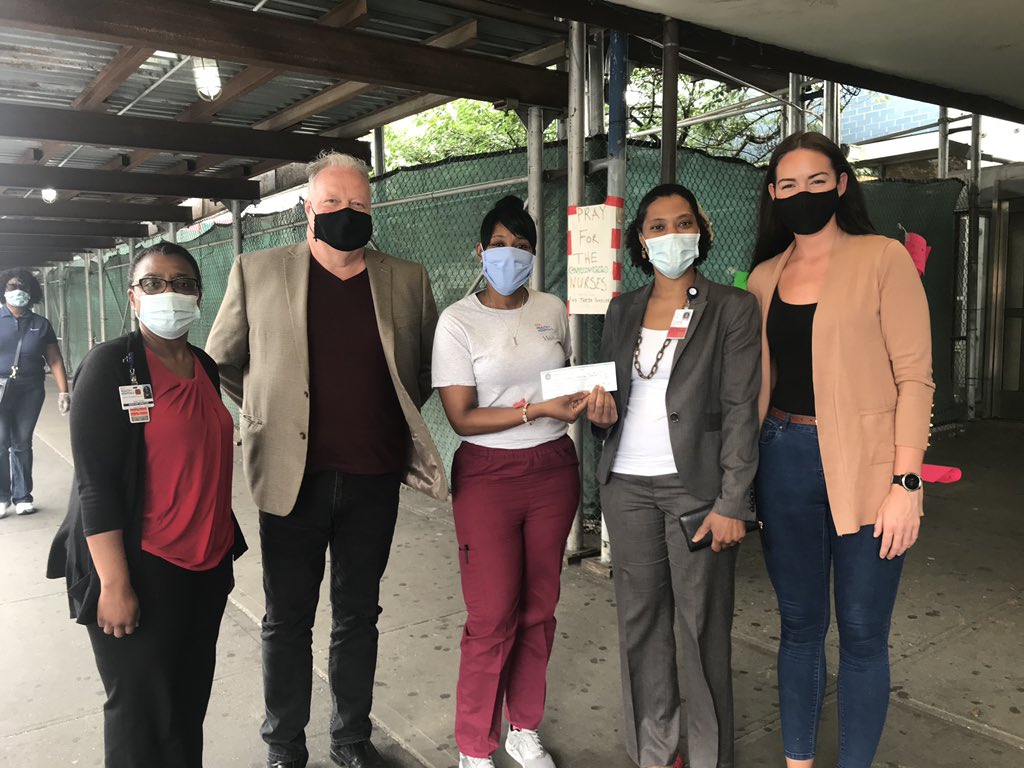 TheMeitheal's tweet photo. Today Brian McCabe and @colgan_sophie made our final restricted financial donations to 3 public hospitals, thank you to the #NewYorkNewBelfast @aislingevents for helping us reach our overall $60K fundraising goal!
🔹 Harlem Hospital @HHCnyc 
🔹 @MetroHospital 
🔹@ElmhurstHealth https://t.co/wHC0qdLcs5