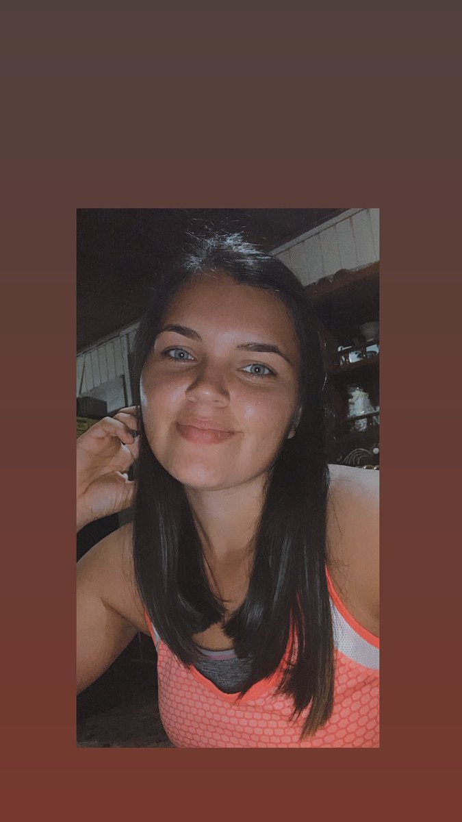 Seamos siempre esencia, nunca apariencia. Eso hace la diferencia..🍀🍀✨✨