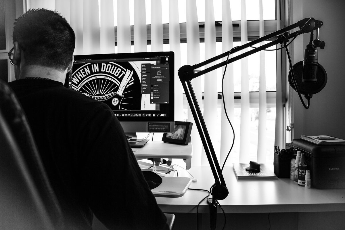 B_BearCreative's tweet image. A day in the life of Black Bear Creative. Brought to you by GoPros, selfie sticks and self-timing cameras. #happyfriday  #creativephotography #FridayFun #OfficeSpace #WorkFromHome