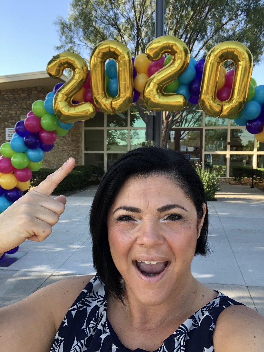 HelenMakridis's tweet photo. And just like that... 2020 is in the books! https://t.co/0oLpRCSbrh