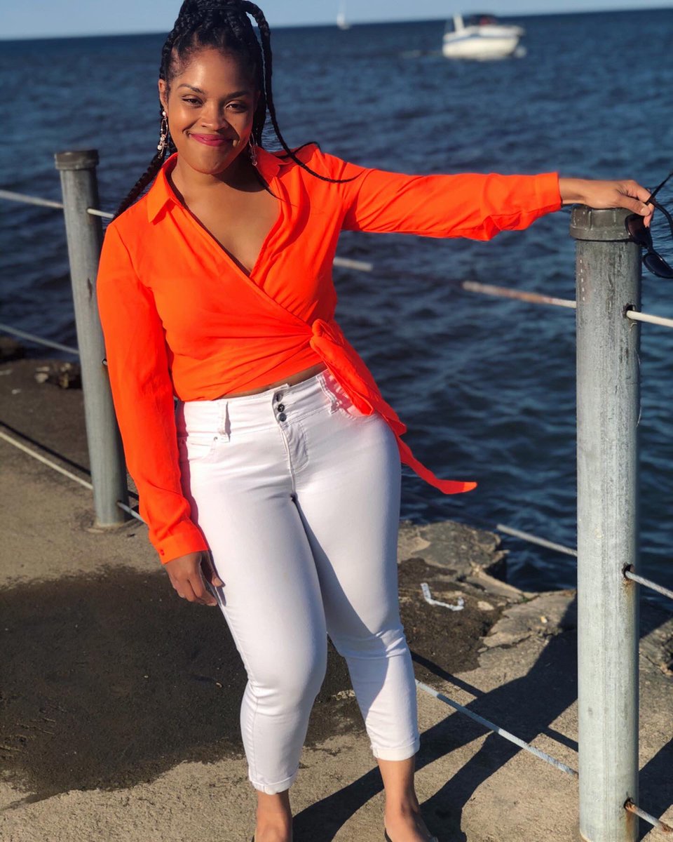 angiebellzn's tweet photo. Pulled off an orange shirt today. My dad asked if I wanted to become a “stop sign.” My mom said she can’t see this shirt going with anything but white. #neonbabe https://t.co/lBGvhWz1jI