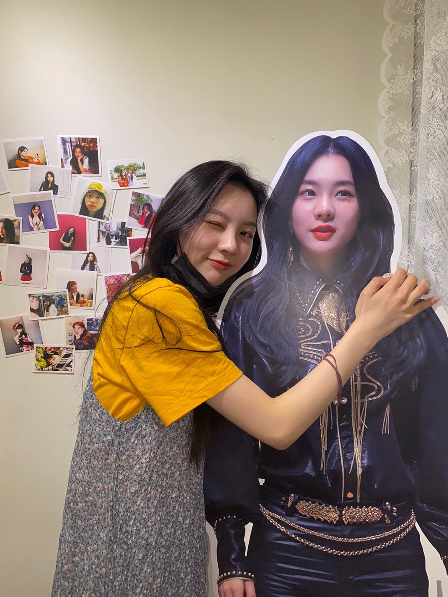BVNDIT_official's tweet photo. [#이연] 다솔이랑 다솔이 크크 행복했다룽
#BVNDIT #밴디트 https://t.co/TGc0jsjns5