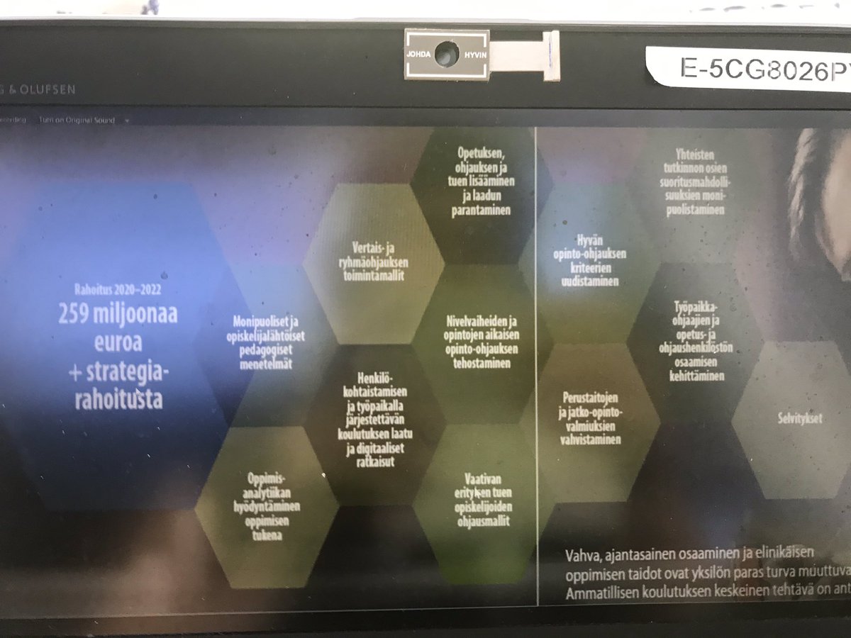 Tänään #sajo #kesäwebinaari varsin kesäisissä tunnelmissa terassilla, linjoilla reilu sata ammatillisen koulutuksen rehtoria ja johtajaa. Luvassa tiukkaa asiaa ja hetken hengähdystä kollegoiden kanssa. #muntyö #johtaminen