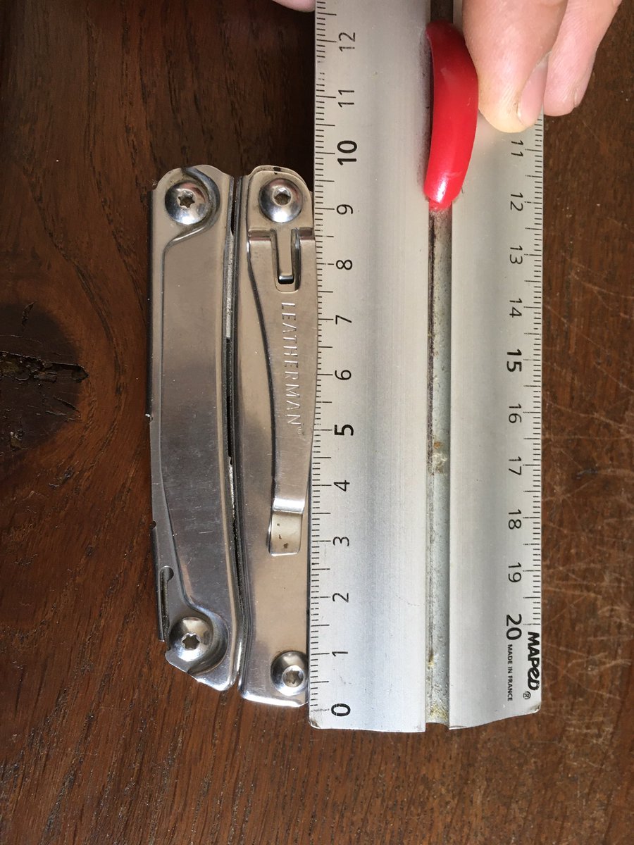 Retour sur un semis de pois de printemps au Simtech, sol très argileux, en bio. 
Semis du 7 avril, après un déchaumage de nettoyage qui a fait sécher tout l’horizon superficiel. Semis entre 7 et 9cm pour trouver la fraîcheur. Émergence le 23 avril, tous les pois sont sortis!