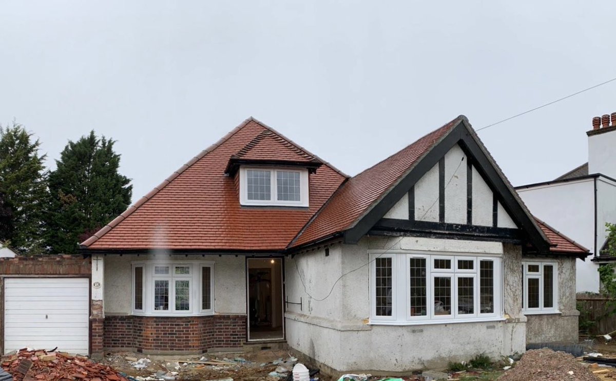 Croydonwindows's tweet photo. A | STYLISH | TOUCH | This week’s new installation of windows and French doors with Georgian bars at the back of house in Surrey. #workinprogress #build #newproject #renovation #luxury #exterior #windows #frenchdoors #georgian #modernhome #doors  #dontmoveimprove #surrey https://t.co/3CNdL2SZAv