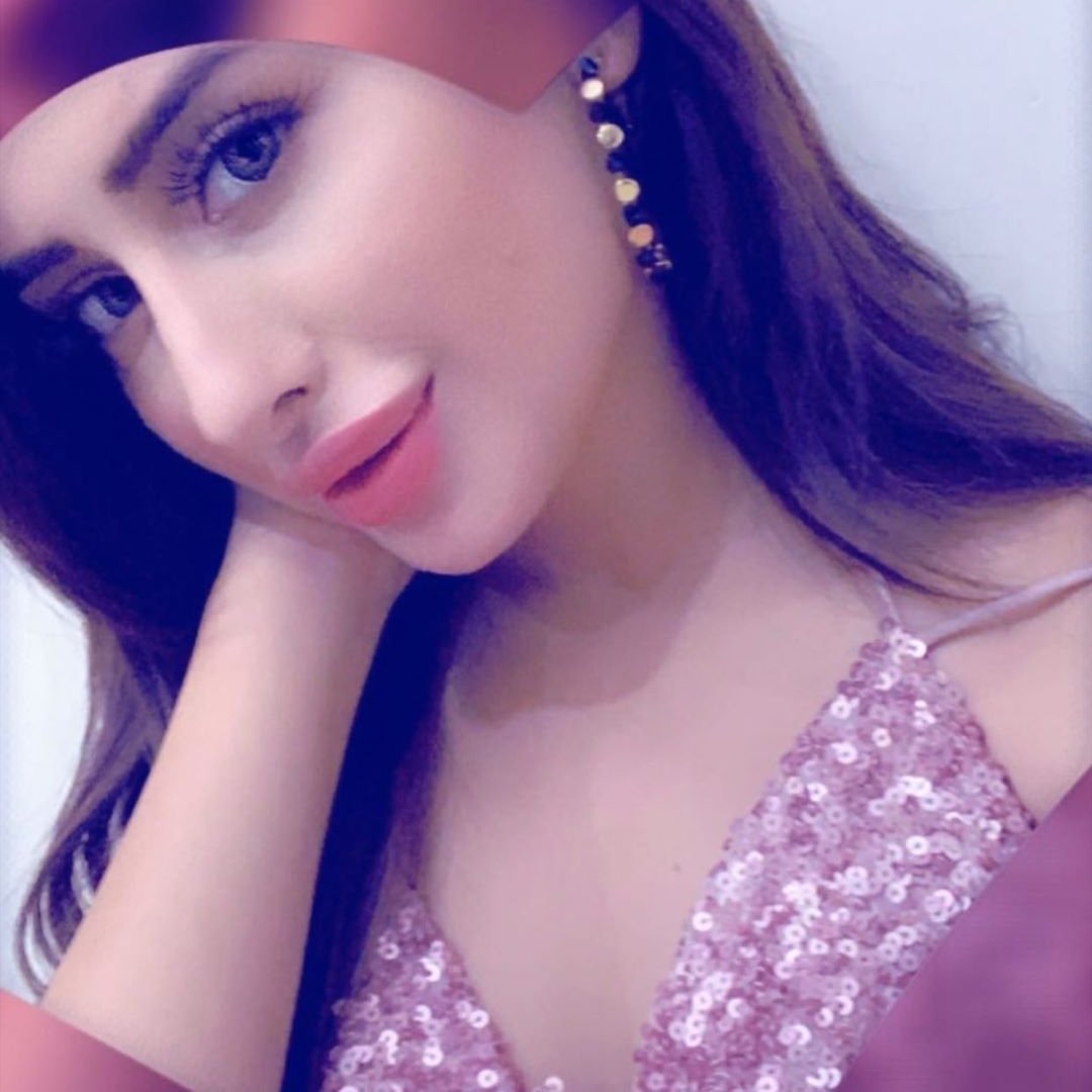 Vishaltarachan5's tweet photo. Mahira's Instagram story she is slaying queen 👑👸

#MahiraSharma #DriveLong 

Watch #DriveLong song ❤😍

@_MahiraSharma https://t.co/GgWJojCNJ5