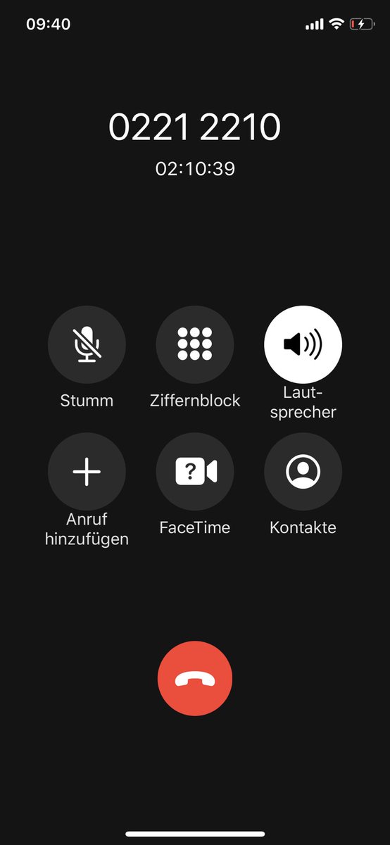 Liebe Stadt <a href="/Koeln/">Stadt Köln</a>, ich habe heute morgen um Punkt 7:30 Uhr angerufen. Nach wievielen Stunden in der Warteschleife muss ich eigentlich davon ausgehen, dass mein Anruf doch nicht „in Kürze entgegen genommen“ wird?