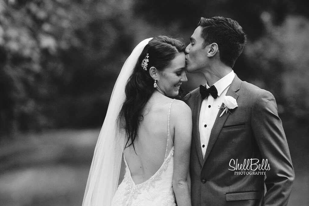 shellbellsphoto's tweet photo. Congratulations Kayla and Jonathon on the safe arrival of your baby girl Evelyn. #itsagirl 😍😘💕⁠
Flashback to their beautiful wedding at @spicersclovellyestate. ⁠
⁠
Celebrant: @iheartceremonies ⁠
Makeup: @evalynparsonshair ⁠
Hair: @kateellenmakeup… https://t.co/pD5cwizcWR https://t.co/FUA5WoiOHb