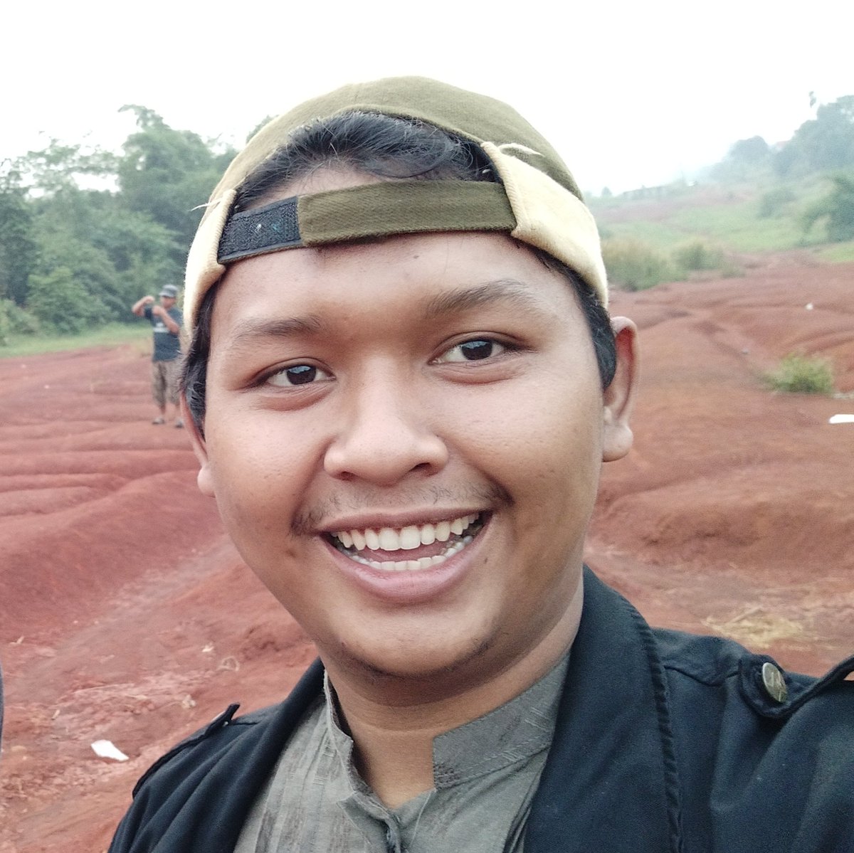 usamah_28's tweet photo. Menjadi manusia seutuhnya membutuhkan perjuangan dan pengorbanan. Terlepas dari itu semua, berikan senyuman dan katakan pada diri, hai diriku aku yakin kamu bisa #sobatmanfaat #bijakmengajak #baikberisik #menjadiutuh #manusiautuh #FotoProfilBaru https://t.co/vP1lV8PTKA