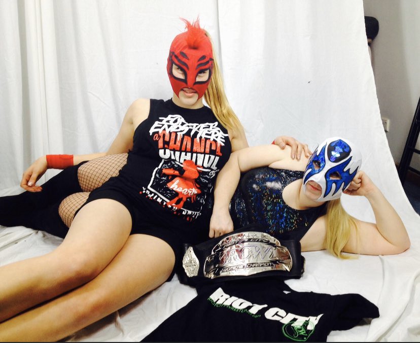 theblairalexis's tweet photo. #flashbackfriday this popped up on my timeline yesterday ๐ I miss these times with @rhearipley_wwe #wrestlingwomenswrestling #lucha #bestos #tanmolerhe https://t.co/R9FJK6oyft