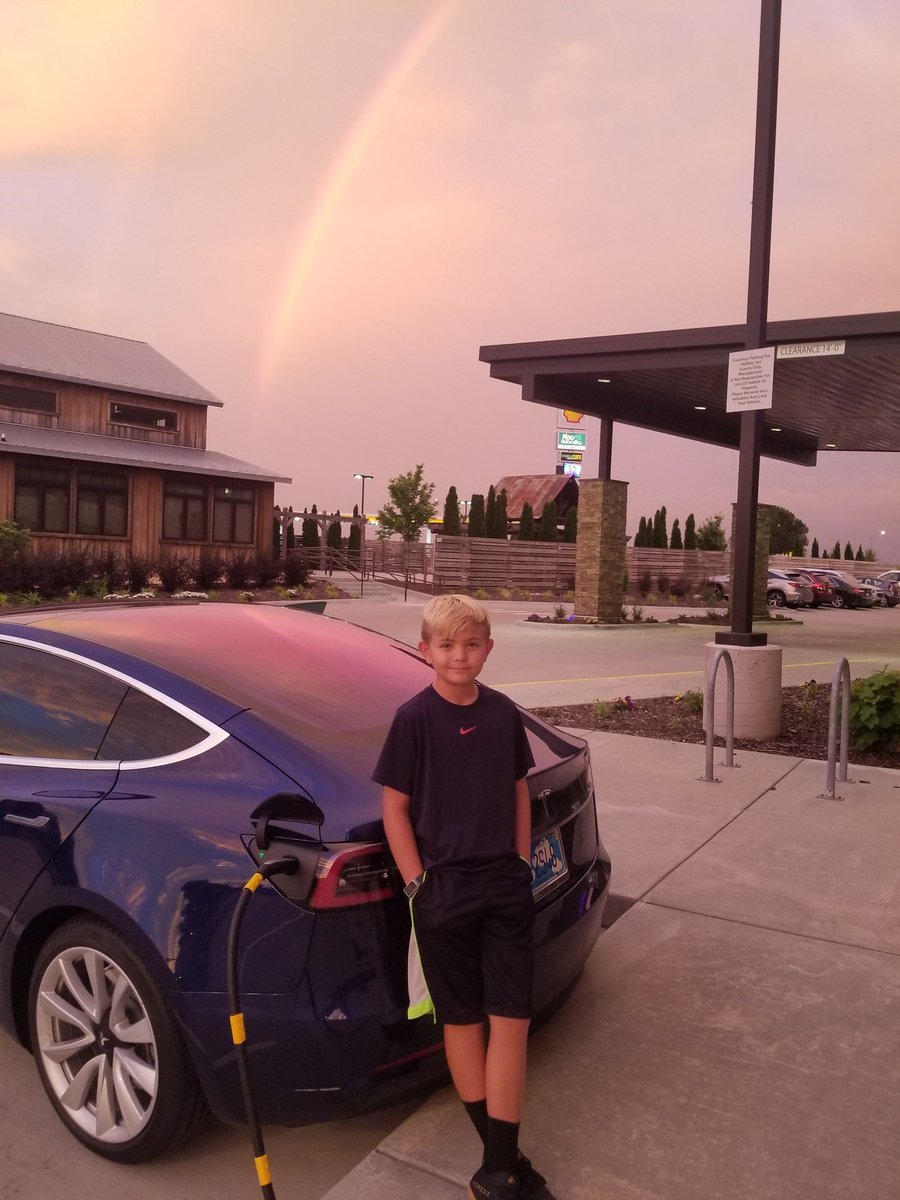 GregLutowsky's tweet photo. Father son road trip from Phoenix to Chicago area. "Will" kept us safe especially driving through the heavy rains and wind of Cristobal. Enhanced Autopilot is a lifesaver and made the trip so much more enjoyable. @elonmusk https://t.co/3PIswwAFeU
