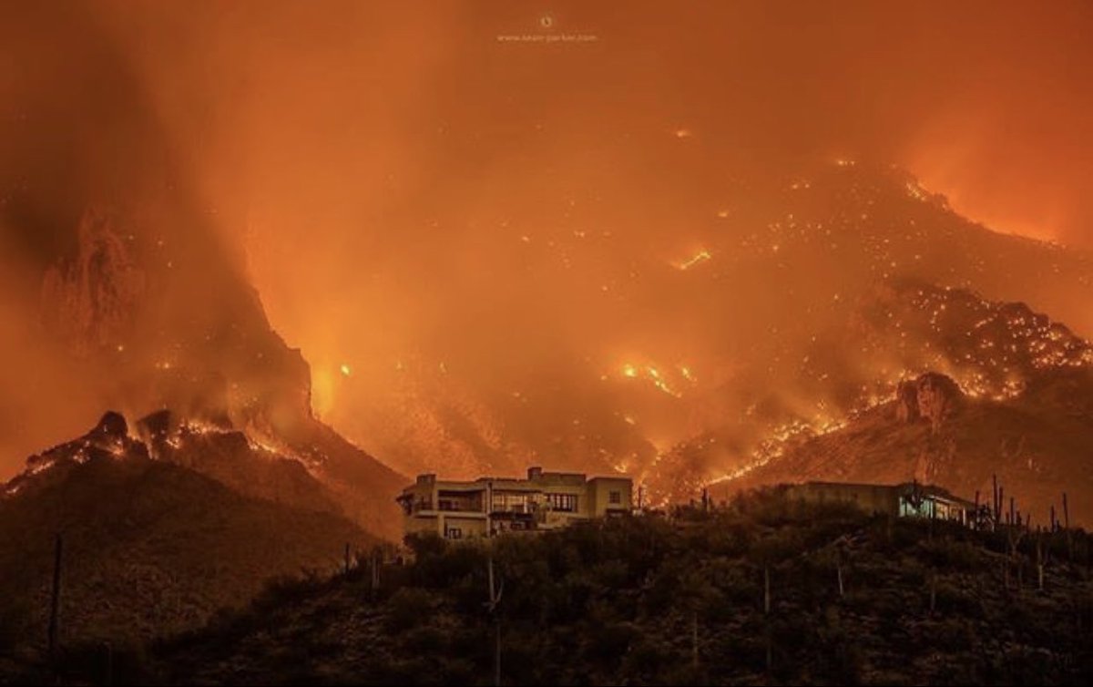 Pray for Tucson. 📷credit: <a href="/seanparkerphoto/">Sean Parker</a> #bighornfire