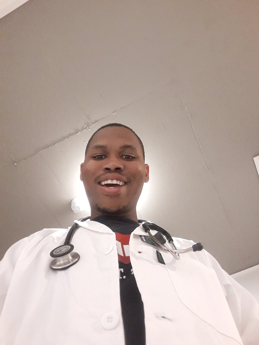 KhutsoRamphago's tweet image. Even during Covid-19 we still celebrate our birthdays....in the ward, with our masks on😷😷😷😷😷 #birthday #IsonoBET #FergusonsMustFall #COVID__19