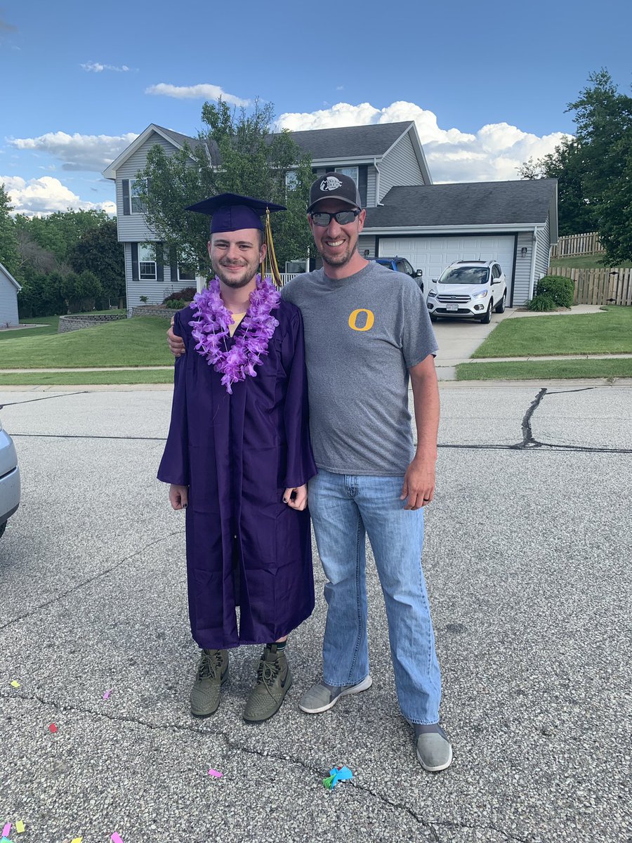 LockeDown873105's tweet photo. @OconCurtis all my Walgreens managers came by and shot confetti into my yard #oconpride2020 https://t.co/ZLxLDFQh0K