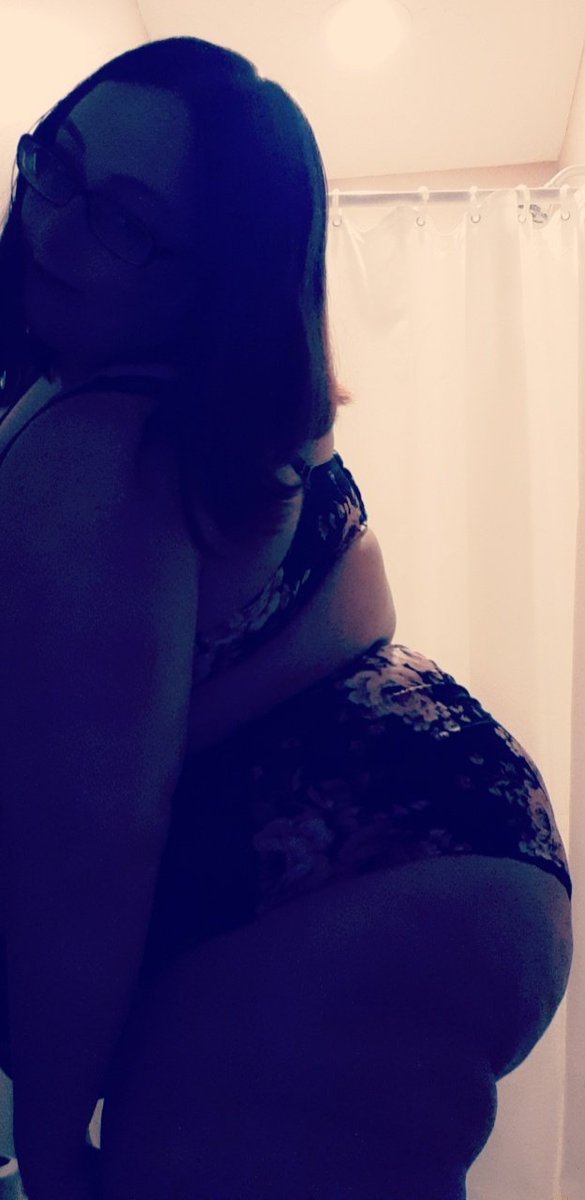 karmamonroe90's tweet photo. #Bbw #fatbabe #ThickAF #fatgirl #bigbeauty #effyourbeautystandards #fatisnotaviolation #fatgirlmagic #ssbbw #booty #bbwbooty https://t.co/u80KWkHV4G