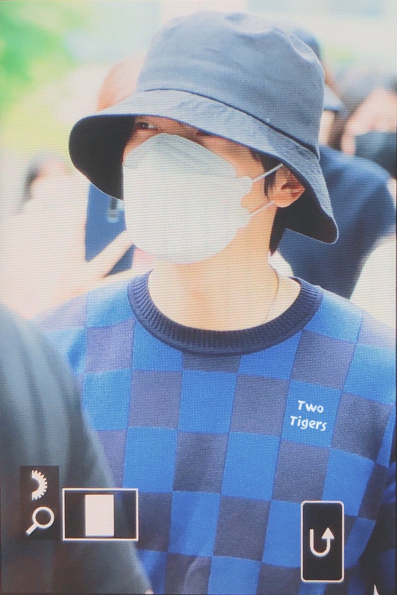 200612 뮤직뱅크
ㅠㅠ
#이동해 #동해 #DONGHAE #슈퍼주니어 #leedonghae <a href="/donghae861015/">Super Junior 이동해</a>