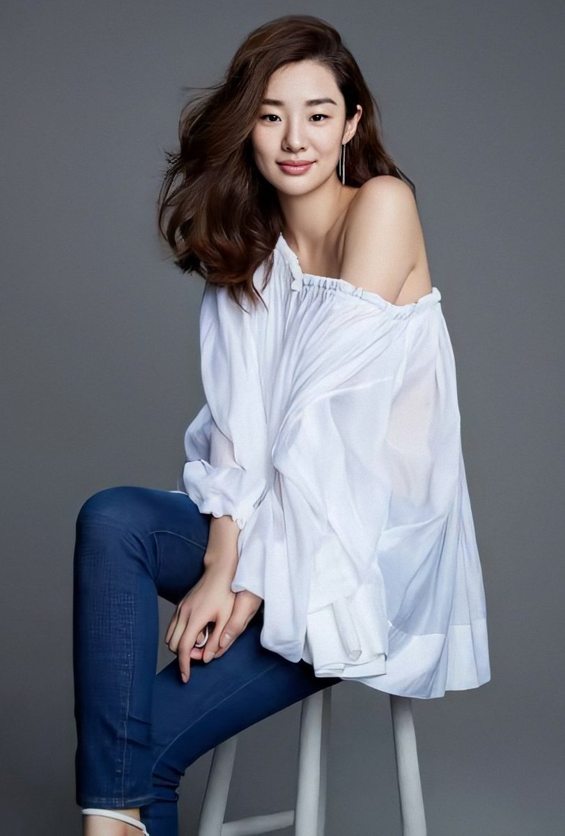 18. Stephanie Lee. Since Bohyun is a rookie actor, that's why I didn't pair him with some big names actresses, I watched kdrama and love to see the support actors. One of them is Stephanie Lee, saw her in Last Empress and blown away by her beauty  #AhnBoHyun  #StephanieLee