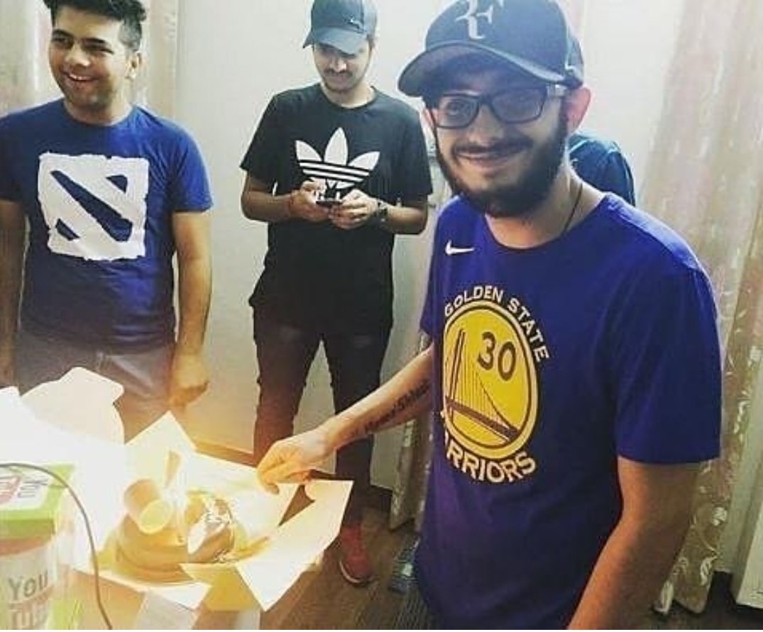 SVFreak's tweet photo. #carryminati #HappyBirthdayCarry #happybirthdaycarryminati https://t.co/ZhqhlSUAmB