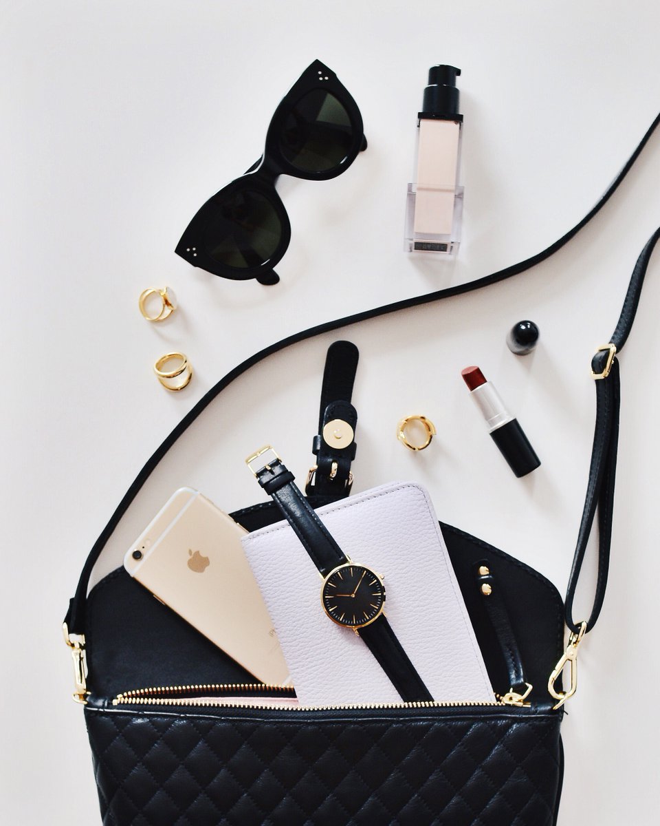 "To survive the storm, China is key... it's the only market where consumption is fully opening."

Find out why luxury brands across the globe are turning to China with aggressive digital strategies to boost revenue.
Read more at lnkd.in/gWCntkm

#chinamarket #cbec #growth