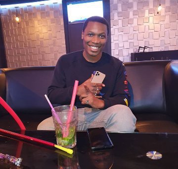RefWayne6's tweet photo. Forex trading makes me to live a good life,...
.
.#money #fbk #wfbk #forexmoney #forexeducation #forexbroker #forexmillionaire #forexnews #investing #investment #fbkrealityshow #entrepreneurquotes #businesscoach #billionaire #ambition #startuplife #startups #motivationalquote https://t.co/6ezuWQS07P