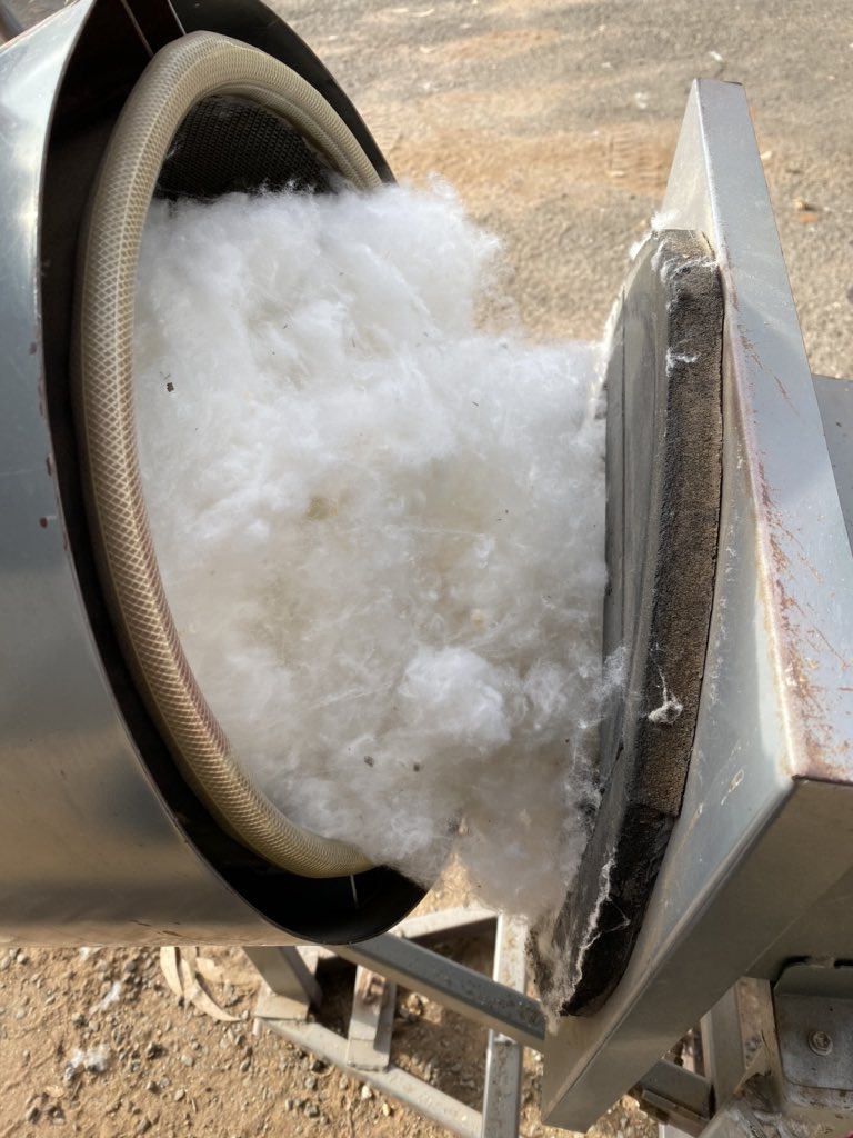 GabNapes's tweet photo. Time for ginning our trials, using a 20 saw hand gin @NSWDPI_AGRONOMY @CottonInfoAust @CottonResearch https://t.co/E1zg4gGbN5