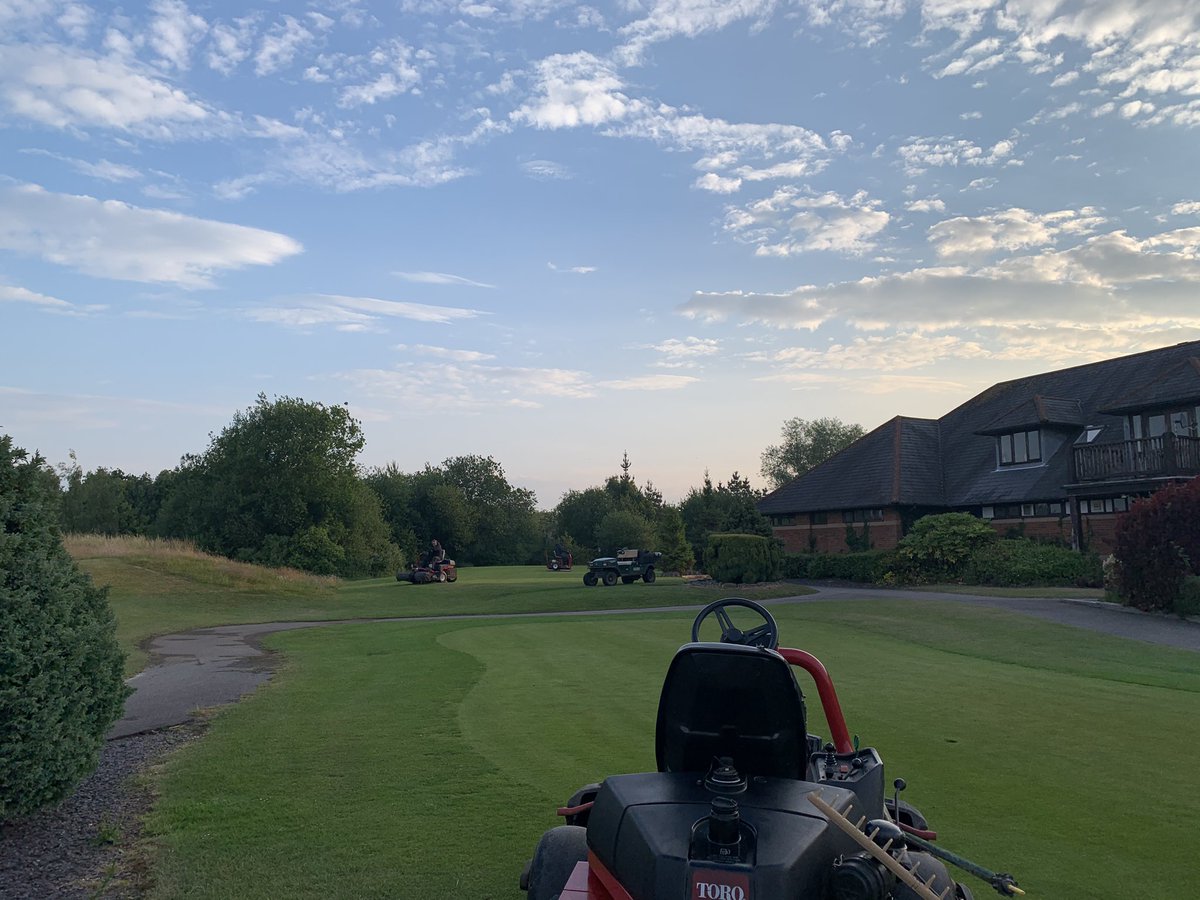 93cripps's tweet photo. Cut and a roll ahead of the days play here @camshallgolf 20mm of rain yesterday was very nice to see on the rain gauge this morning 🙌⛳️👍 @camshallgreens https://t.co/WYvkYjPdo0