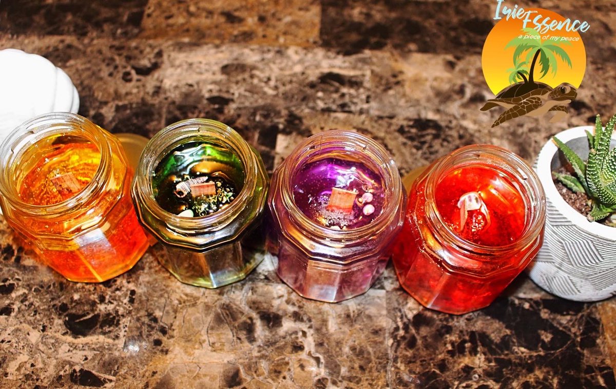 Irie_Essence_'s tweet photo. Hey @AriLennox 😊♥️ I am a 23 year old Black Social worker. I make aromatherapy gel wax candles, car fresheners, spray, body oils and more in order to help people heal and be at peace! https://t.co/DR5c9xGGJp https://t.co/d0wfeLGB2r