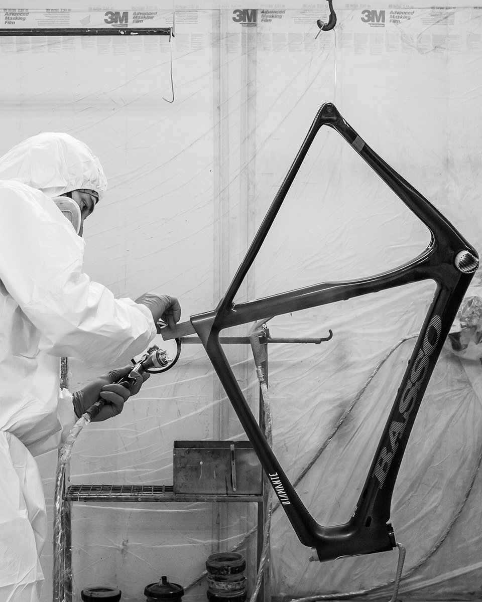 Don’t judge a book by its cover, unless it is a Basso…
True to Italian form the frame must be not only functional but beautiful at the same time. basso.news/RideBetterRide…

#RideBetterRideBasso