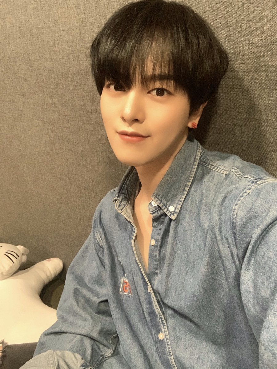 official_ONEUS's tweet photo. [#RAVN]
🌹🔥 투문 사랑 없이 살 바엔 https://t.co/yQ7y9uSOcc