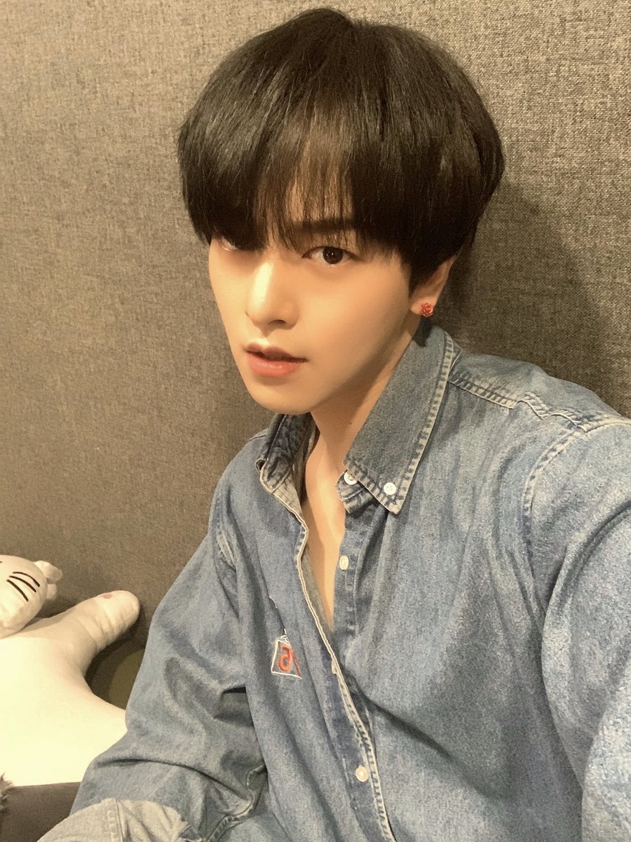 official_ONEUS's tweet photo. [#RAVN]
🌹🔥 투문 사랑 없이 살 바엔 https://t.co/yQ7y9uSOcc