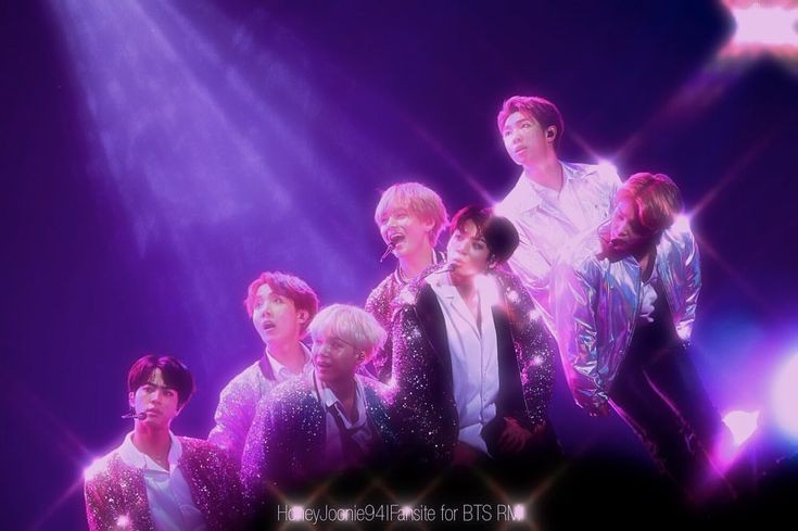 mic_drop__'s tweet photo. “Your presence can give happiness. I hope you remember that.” – Jin
#WeAreBulletproofTheEternal
#WeWalkWithBTSBecause #BTS https://t.co/dKtD8RvnGN