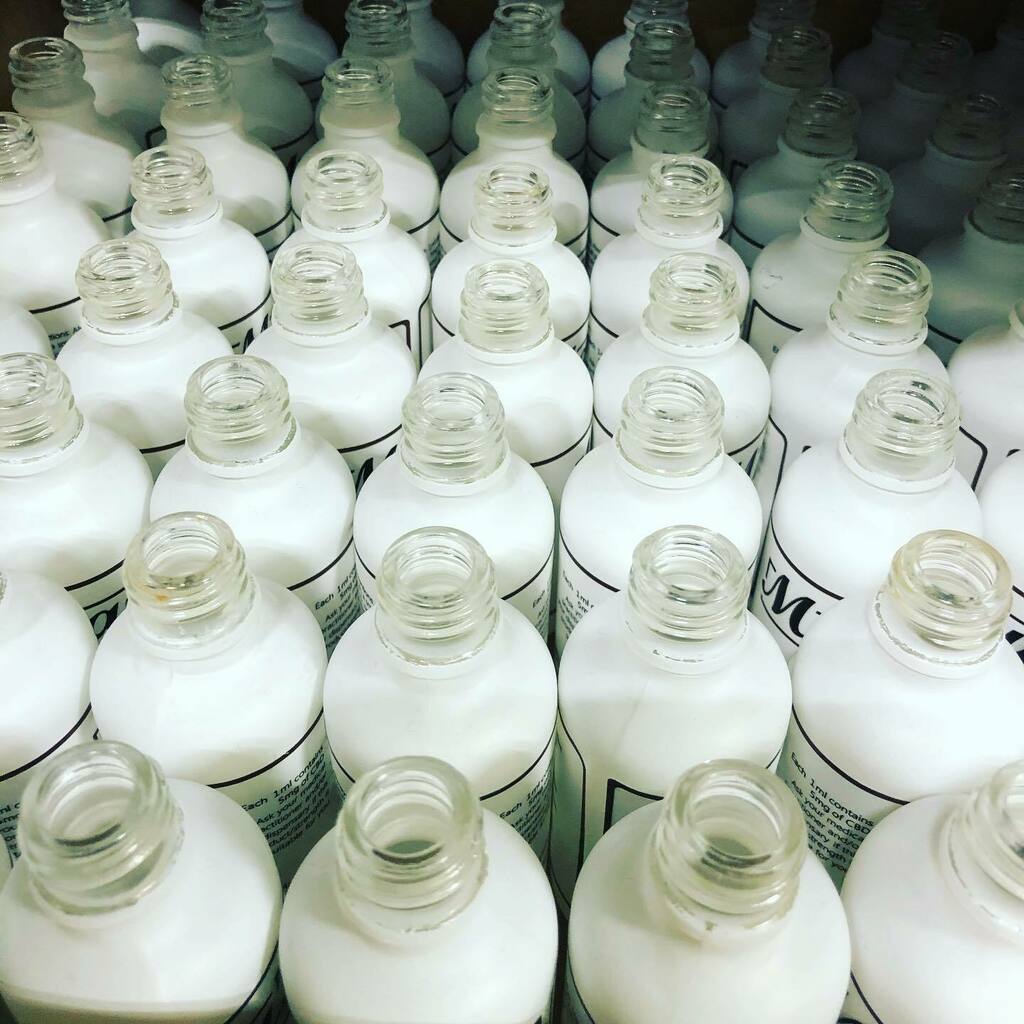 CooperClose's tweet photo. Checking latest supplies with clients, contact us today for your purchasing needs #purchasing #supplies #stockingupforsummer https://t.co/D915YdO4L7 https://t.co/aRZL5aGUCH
