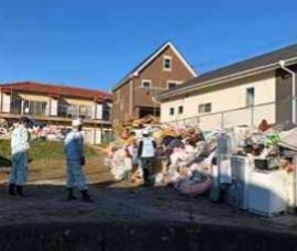 2019/11/9
福島県いわき市で行われた、
ゴミの分別作業に参加しました！

駐車場にあったゴミには
ガラスなどの危険なものが
混ざって袋に入っていたので、
怪我などしないよう気をつけて
作業しなければ行けなかったことが
印象的です。