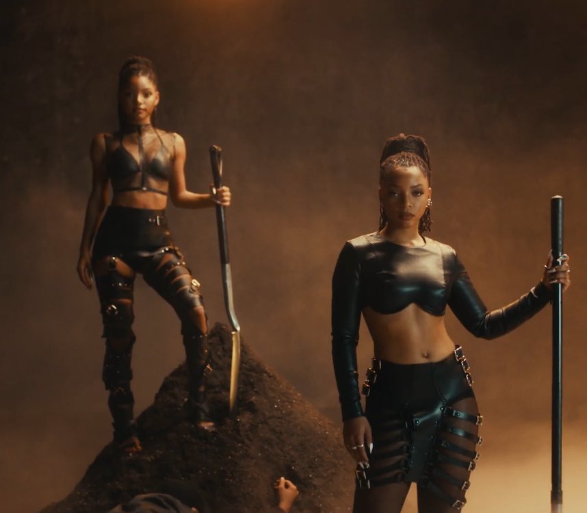 icybey's tweet photo. THE OUTFITS #UngodlyHour https://t.co/VcqobQGSK1