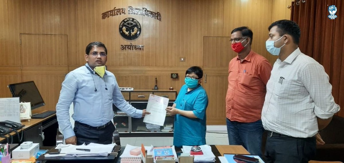 PANI_India's tweet photo. A cheque of Rs. 2 Lacs for @PMCares fund was handed over to @dmayodhya, Mr. Anuj Kumar Jha yesterday. The amount was raised from one day salary contribution of our full time staff across various project locations. ✊🏻😷💊🧬
#UnitedAgainstCoronavirus #COVID19India #PMCaresFund https://t.co/Mk4BWTOyyL