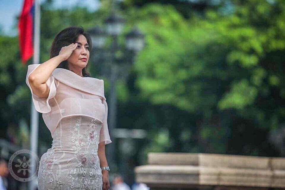 Katecruz03's tweet photo. “I’m all in if you ever run for the presidency. I’m all in” 
Ma’am, pati pagkakaron ko ng lovelife, itataya ko para sumuporta sayo. 🤣😂💛 @lenirobredo @VPPilipinas @ImForLeni https://t.co/xiqnsp1w6q