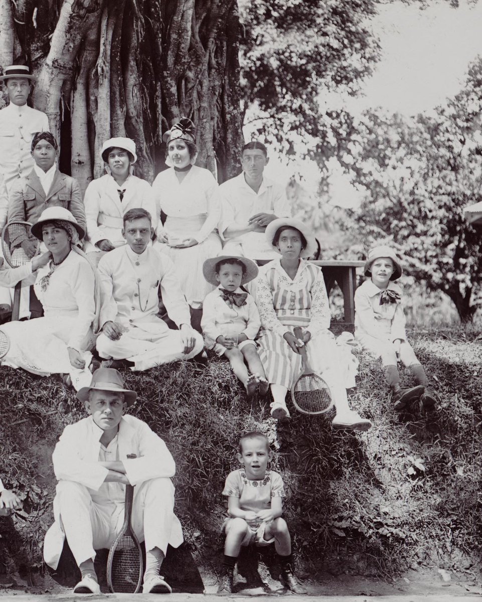 potolawas's tweet photo. Tennisclub te Madioen, circa 1918.
โข
๐ธ: Leiden University Libraries
โข
#potolawas #potolawasmadiun #exploremadiun #madiun #visitmadiun #infomadiun #kotamadiun https://t.co/kbo7104IQs