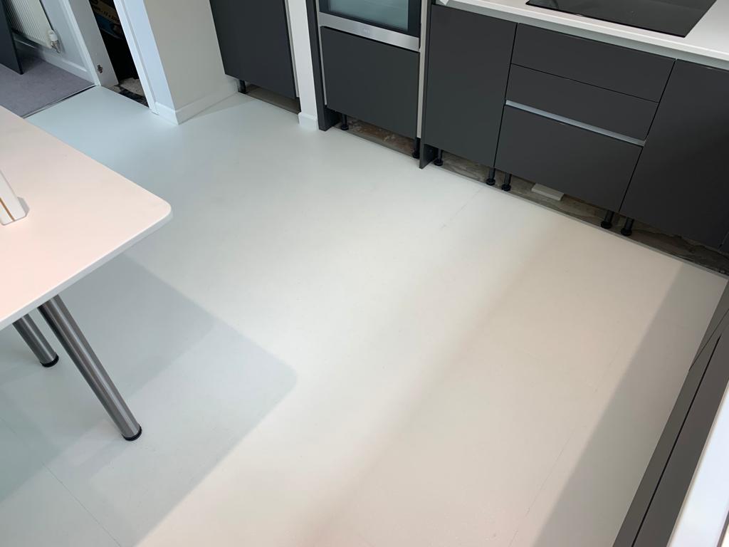 Check out this stunning installation of Amtico Signature, colour - Glint Orb. Installed this week to a local property. 

You can book a socially distanced measure &amp; showroom appointment via our website - floor24.co.uk

📞 01252 372222
📧 info@floor24.co.uk