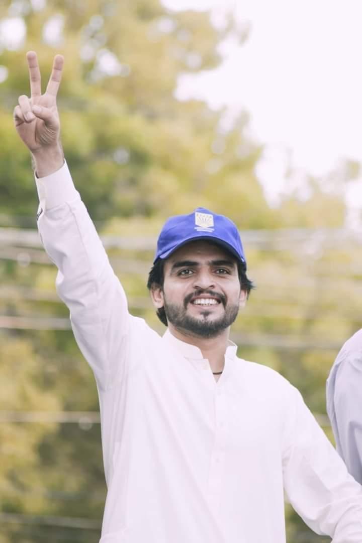 Irfangopangpsf's tweet photo. Online classes are just formality to show authorities that institution are doing something for the future of students. What are they doing for us ? Nothing !  
#PSFforStudentRights
@Shafqat_Mahmood @psfmansoor @SaeedGhani1 @BBhuttoZardari 
@BakhtawarBZ @AseefaBZ https://t.co/0UBYlBEmFJ