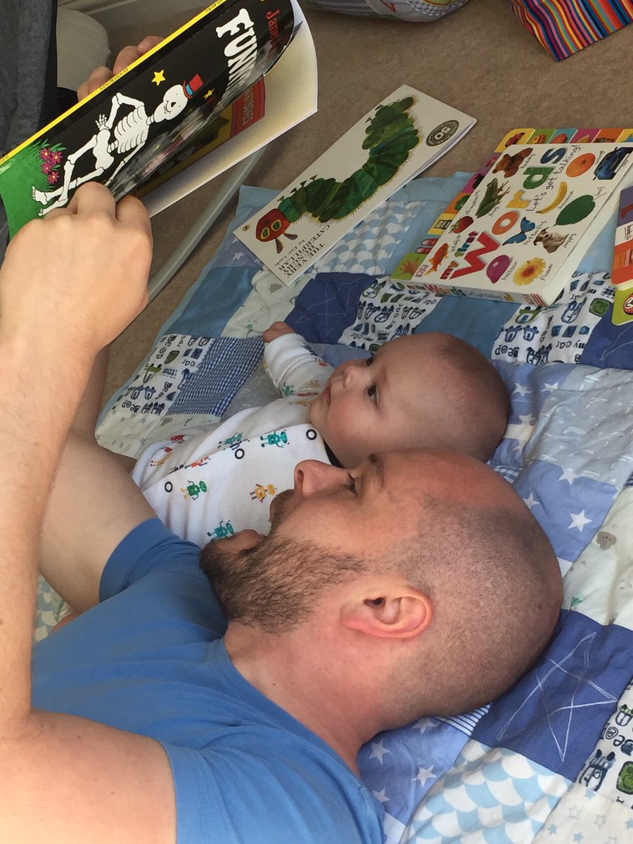 It’s never too early for books 📚❤️ At 4 months old, my boy loves looking at the pictures and listening to mummy and daddy read to him daily. He’s also becoming a pro at turning the pages 👏🏼👏🏼