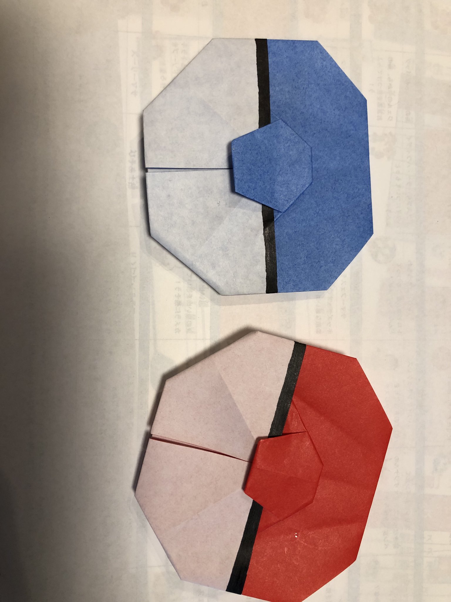 Naopon Youtubeでモンスターボールの折り方あげてくれてる人がいて作ってみた 折り紙モンスターボール可愛ぃ
