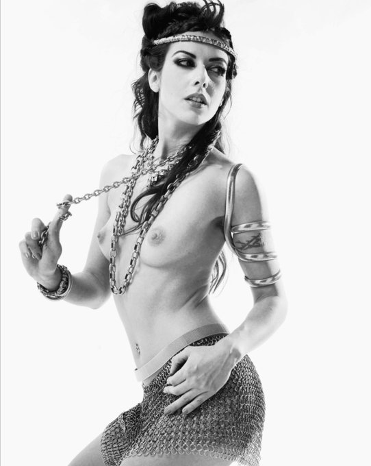 Photo prise par mon coll&egrave;gue et ami l'acteur Titof #frenchgirl #noiretblanc #blackandwhite #warrior #guerriere<a href="/tag/frenchgirl"class="tags">#frenchgirl</a><a href="/tag/warrior"class="tags"><span>#warrior</span></a><a href="/tag/blackandwhite"class="tags"><span>#blackandwhite</span></a><a href="/tag/noiretblanc"class="tags"><span>#noiretblanc</span></a><a href="/tag/guerrie"class="tags"><span>#guerrie</span></a>