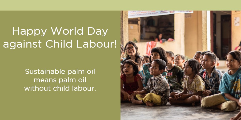EPOA_EU's tweet photo. Palm oil plantations that grow sustainably, also stimulate attending school. Many palm oil farmers actually are able to send their kids to school, because of working at the plantation!

@WHO @UN @UNHumanRights 
#childlabourday #childlabour #worlddayagainstchildlabour https://t.co/bkRo7j6XFh