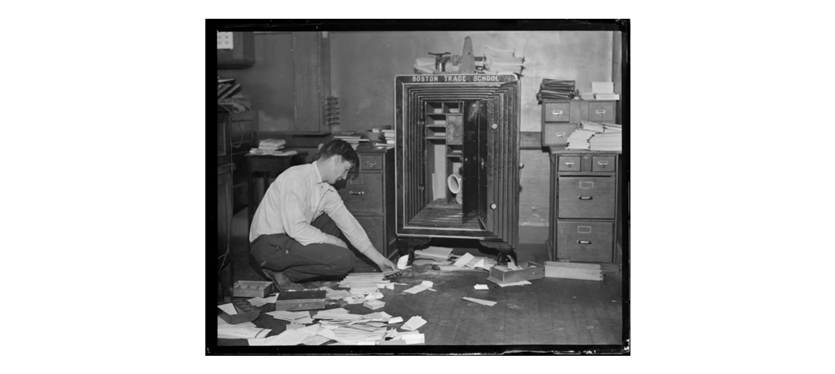 BandEAtoZ's tweet photo. Nov 1932, Safe blown at trade school. Back when they painted your name onto the safe. That is still kinda cool. 

Wonder if they regretted offering that #safecracking class last term?

#safeengineer #safeengineers #safecracker #safetech #locksmithing https://t.co/04m9MptV2N