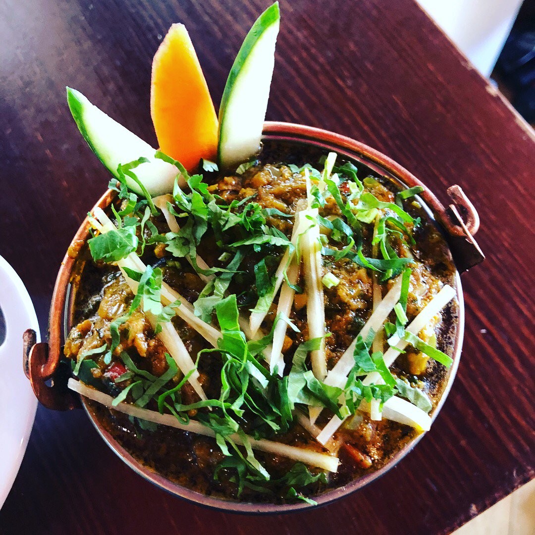 RetaurantChilli's tweet image. At Chilli La Duquesa, boring is not an option.
Reservations +34 952 636 405
#LaDuquesa #Mavilva #Sabanillas #IndianFood #TexMex
Buen Provecho de parte de tod@s nosotros en el Restaurante Chilli! Os Esperamos!
#PuertodeLaDuquesa @RetaurantChilli 🇮🇳🇪🇸😀