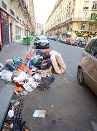 MTPpropre's tweet photo. @Delafosse2020 Saleté à Paris : pour Hidalgo, votre amie socialiste, c'est un problème d'« éducation », pas à Montpellier ? https://t.co/eniqNx16vT